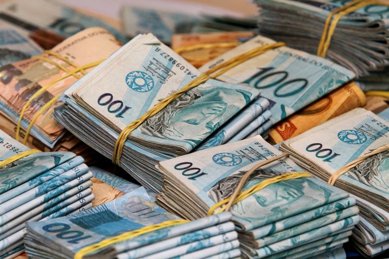 Brasileiros Já Pagaram R$ 1,5 Trilhão Em Impostos Este Ano